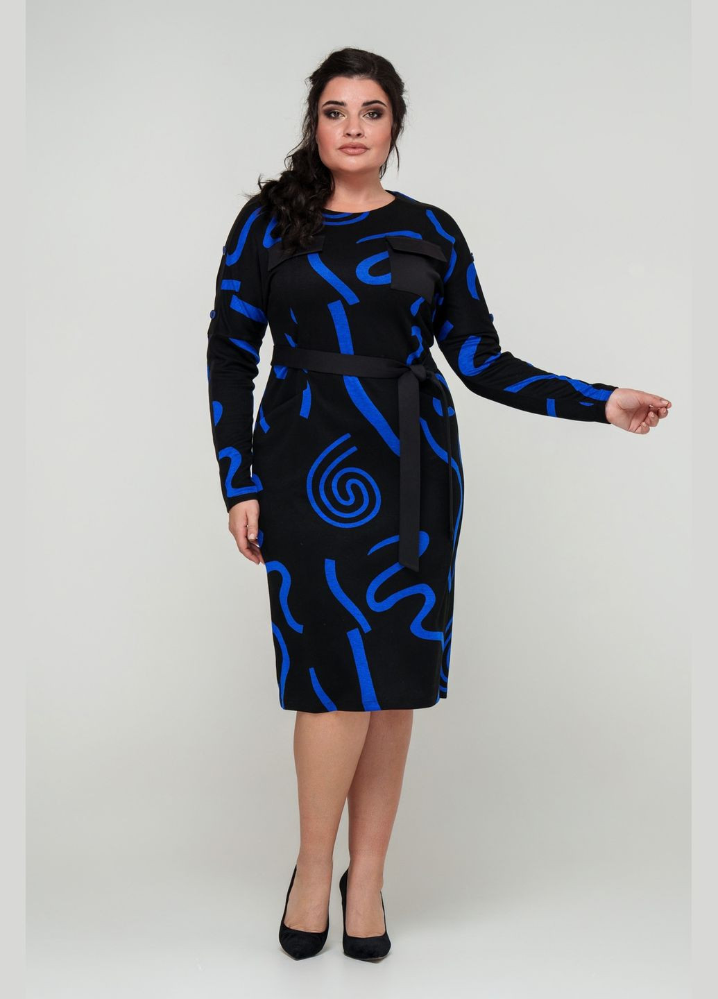 Темно-синее повседневный платье полуприлегающего силуэта изготовлено из трикотажа джерси по центральному шву спинки выполнено шлицем all posa (ap101746p) A'll Posa