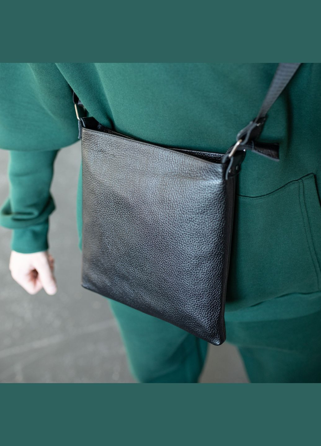 Сумка мужская через плечо, барсетка из натуральной кожи вместительная, черная No Brand (354721955)