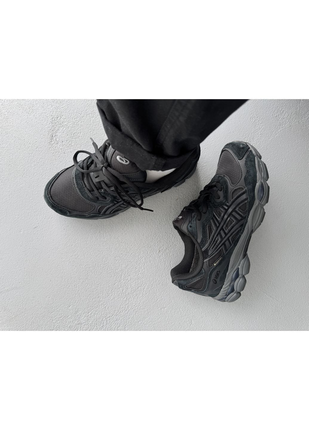 Черные демисезонные кроссовки мужские asics gel-nyc triple black gore-tex асикс гель нюк No Brand