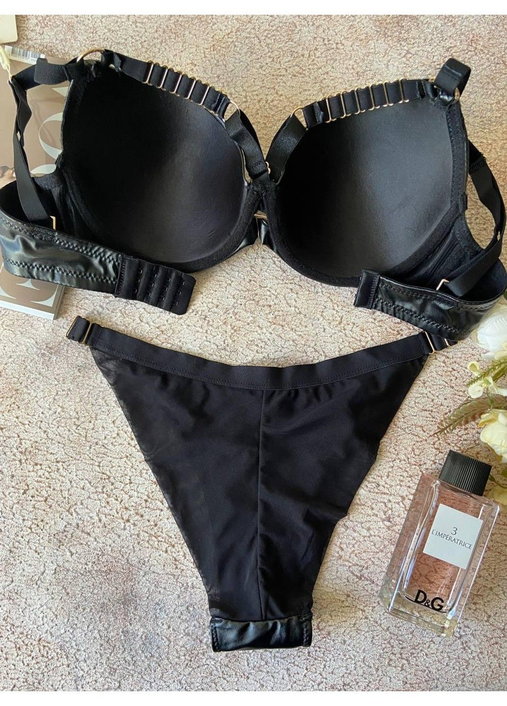Черный черное женское нижнее белье на чашку д из эко-кожи, трусики и бюстгальтер с портупеей комплект Weiyesi