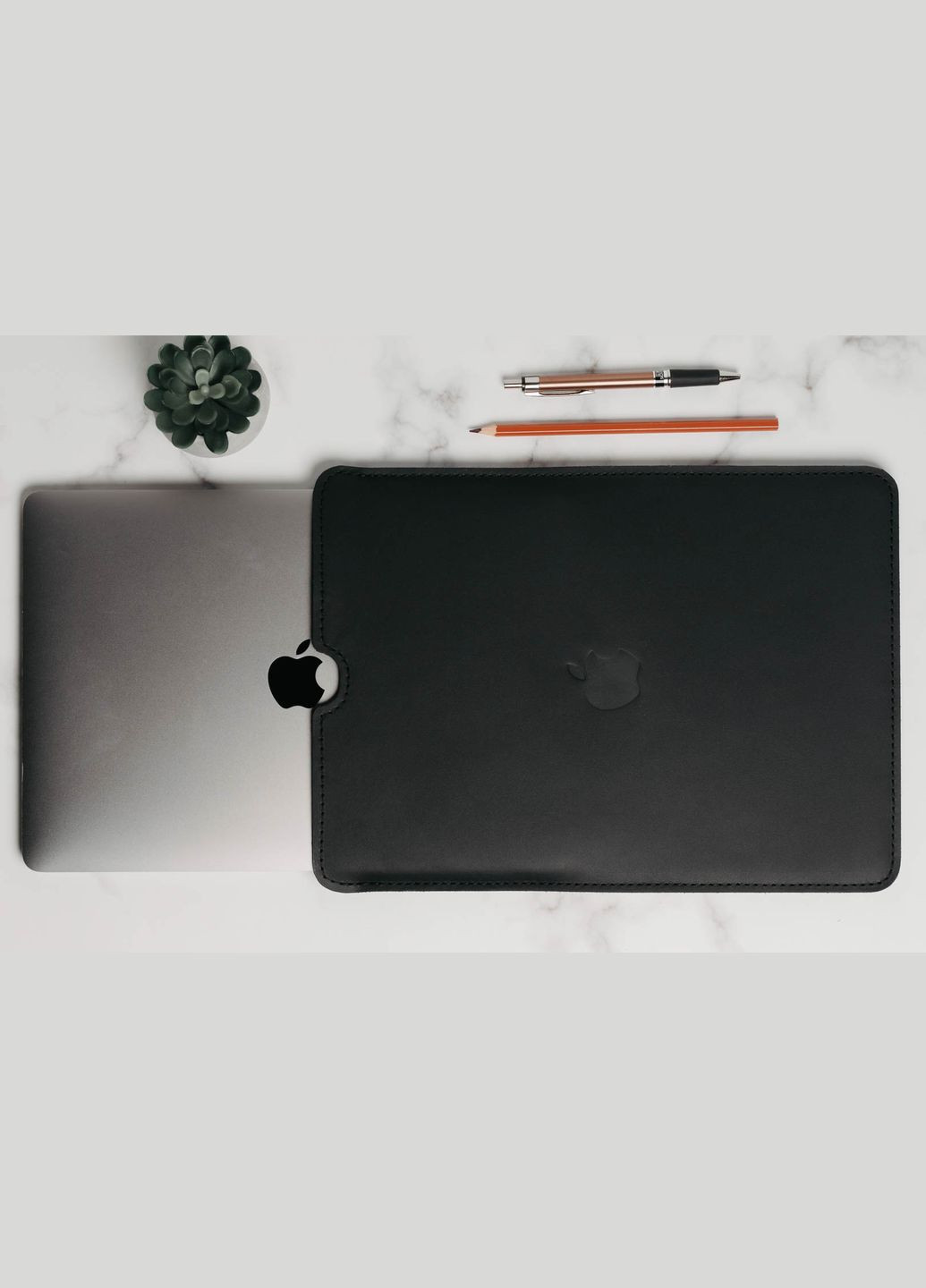 Кожаный чехол для MacBook FlatCase Черный Матовый 15.6 Skin and Skin (290850382)