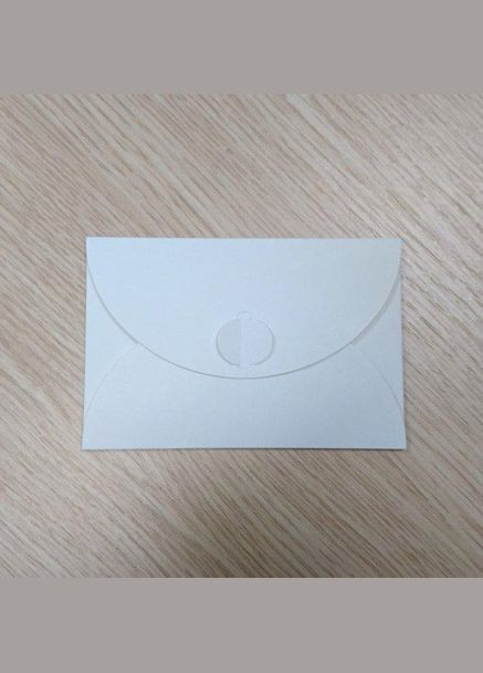 Подарунковий конверт 110х220 мм з кольорового дизайнерського картону, 270 гр/кв.м No Brand (326063675)