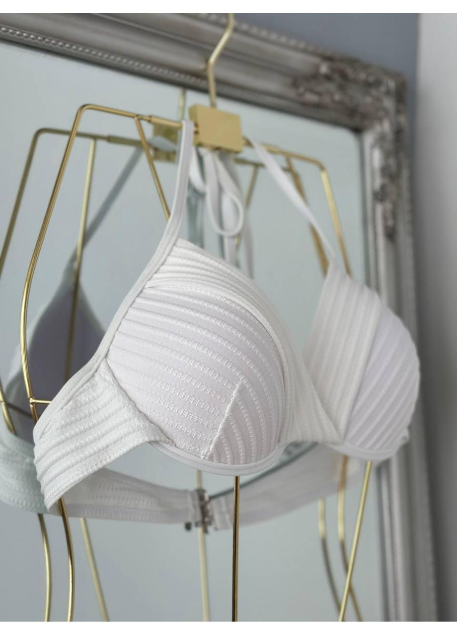 Белый летний женский купальник с формованными чашками и драпировкой / женский стильный купальник белый фактурный с поддержкой No Brand