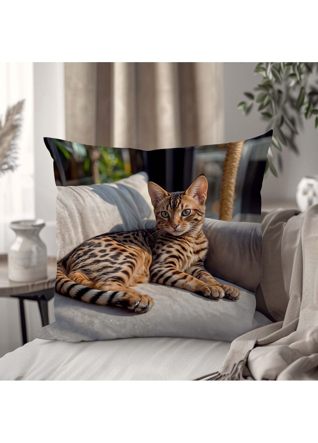 Подушка декоративна "Контрастний котик", 45×45 см, 3D принт / 1311845UA WONKEY (359448130)