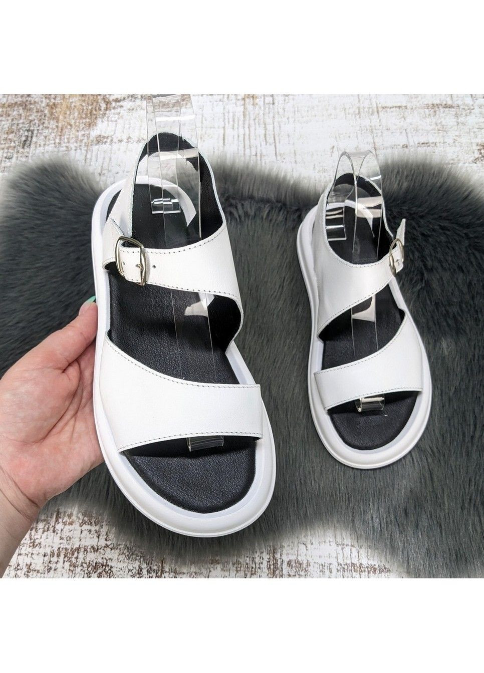 Белые босоножки женские кожаные Fashion с ремешком