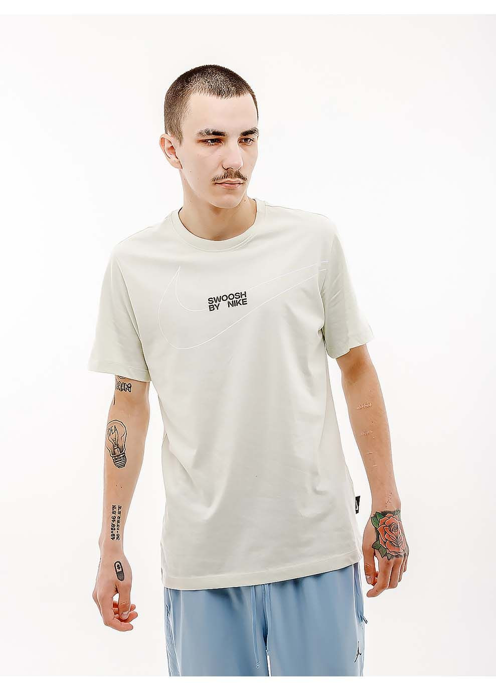 Бежева чоловіча футболка m tee lbr big swoosh бежевий Nike