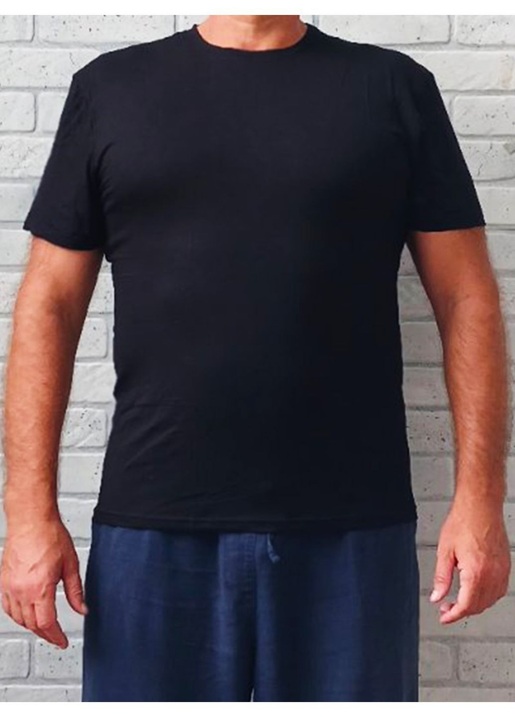 Чорна чорна чоловіча футболка базова однотонна з коротким рукавом No Brand