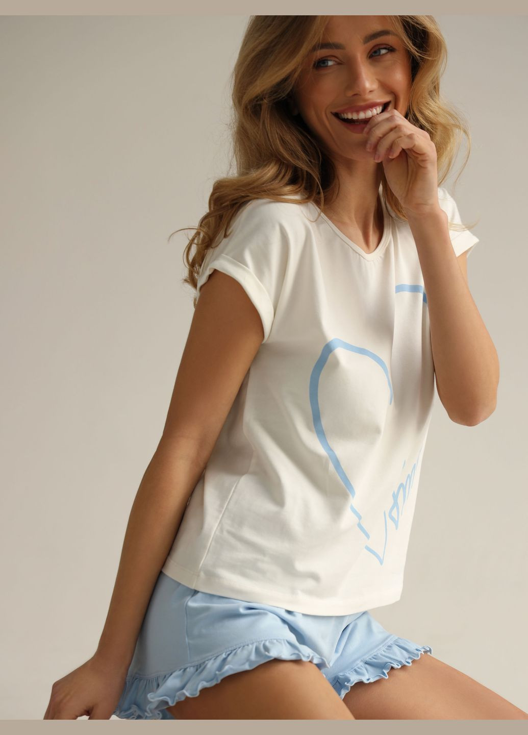 Молочна всесезон піжама жіноча amour футболка та шорти футболка + шорти German Volf