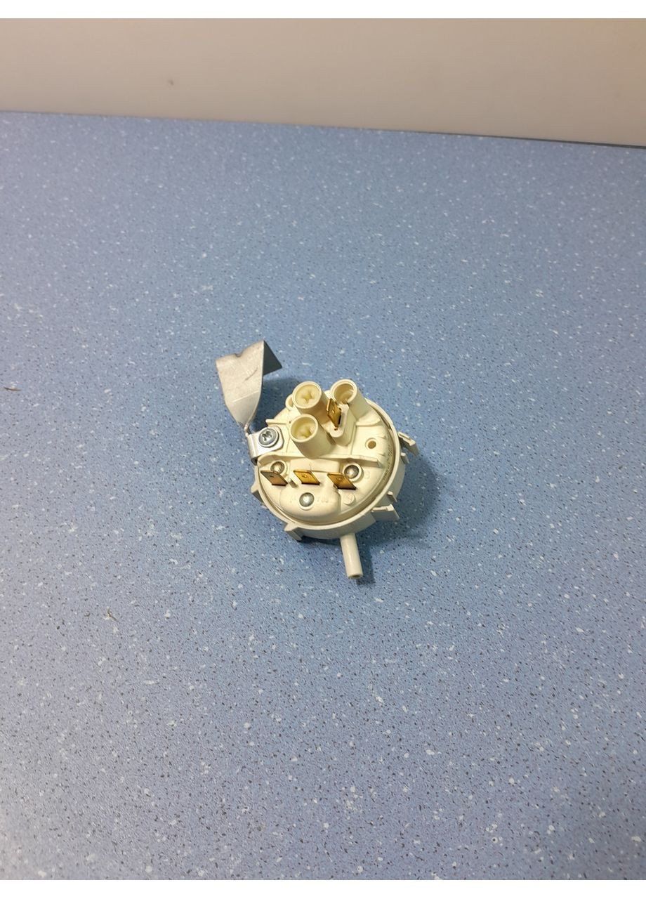 Пресостат для пральної машини AWG 853 7610004 WHIRLPOOL (361863493)