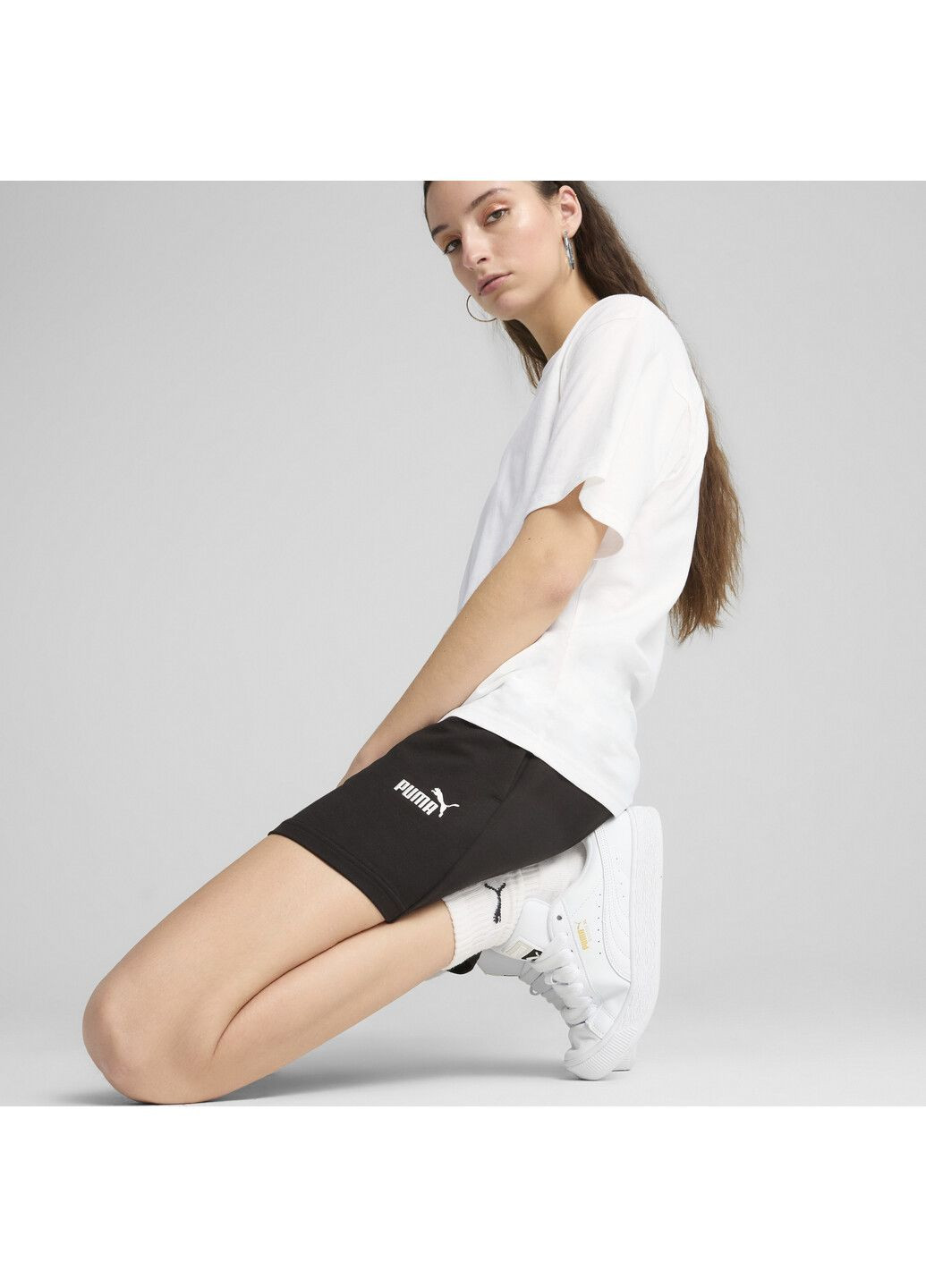 Шорты ESS Small No. 1 Logo Lightweight 4" High-Waist Shorts Women Puma (317250168)