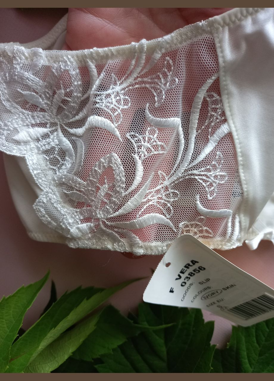 Нежные трусики для девушки 03856 размер 46. М цвет екри. айвори Corin (368787950)