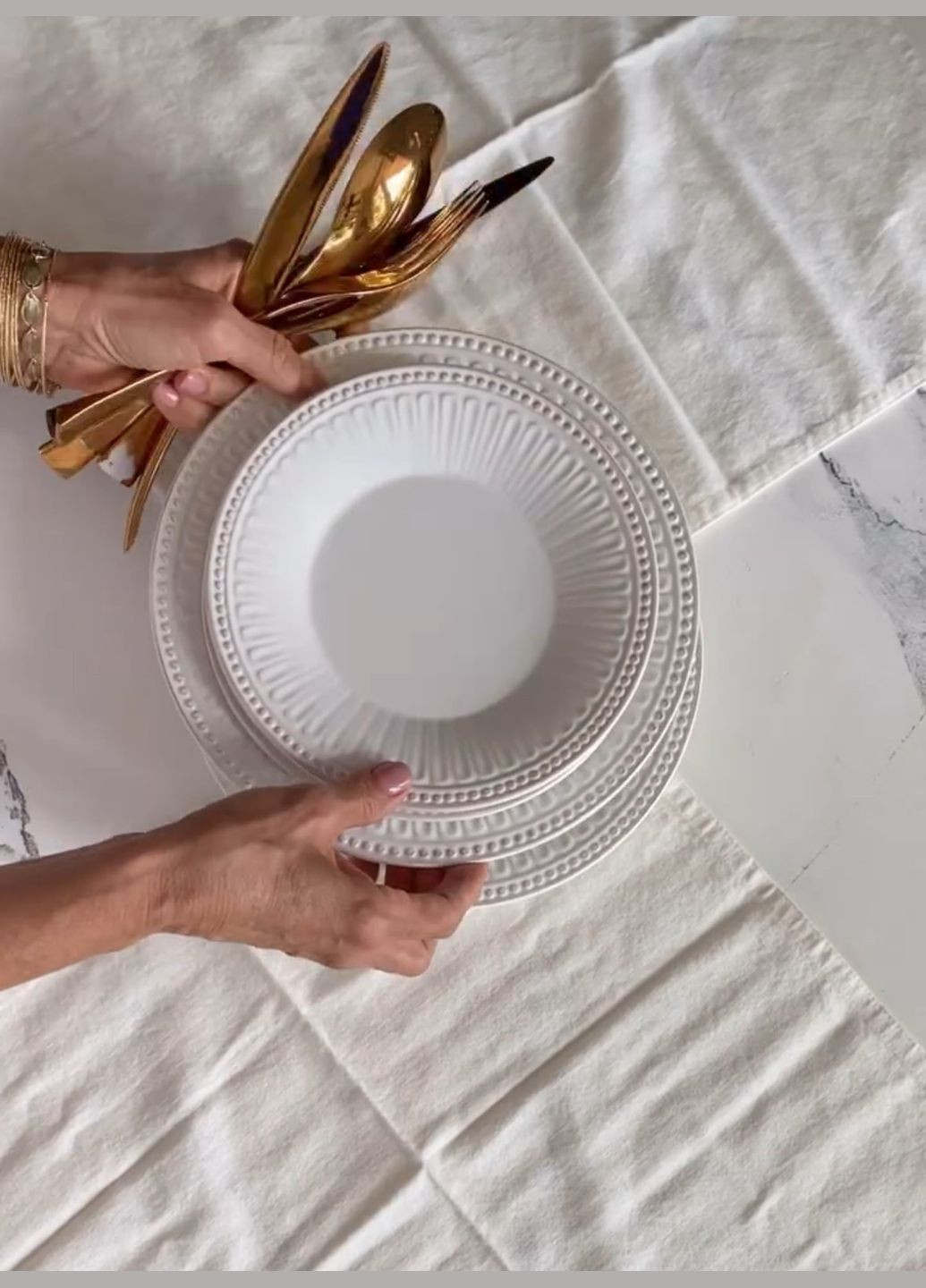 Тарілка обідня керамічна 25.2см,білий No Brand (333036892)