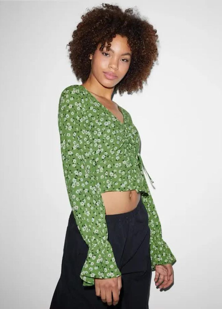 Зелена літня блуза в квітковий принт C&A
