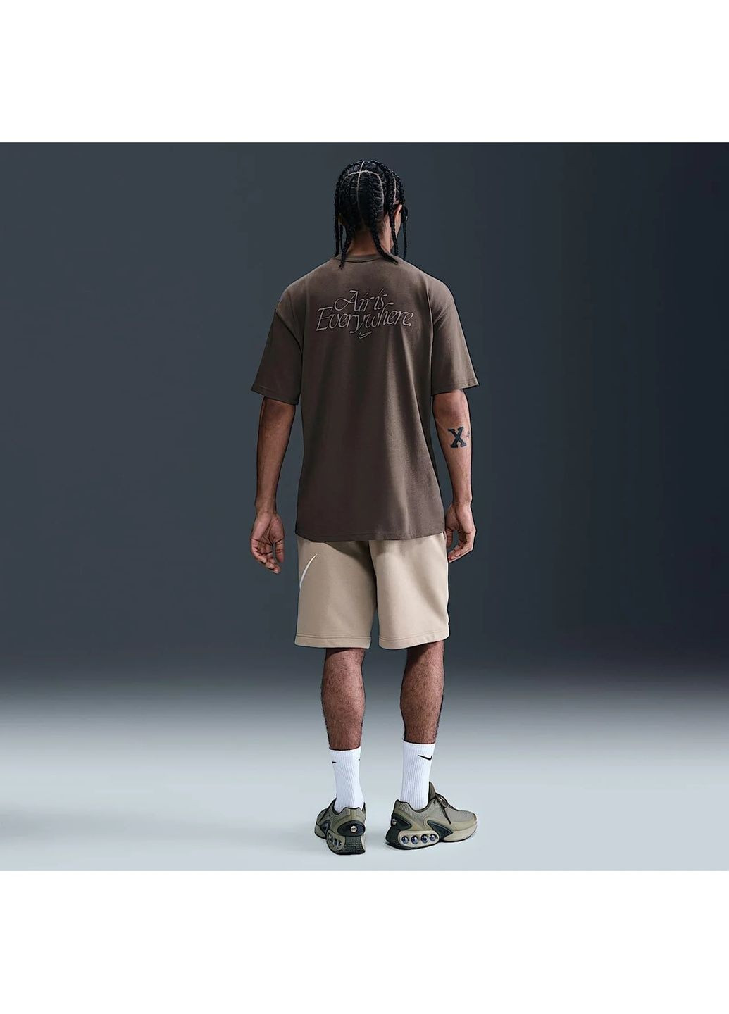 Коричнева футболка чоловіча airis everywhere brown Nike