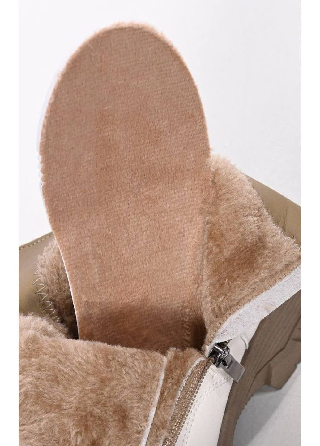 Зимние ботинки женские зимние на меху бежевые (n035) Loretta прессованная кожа
