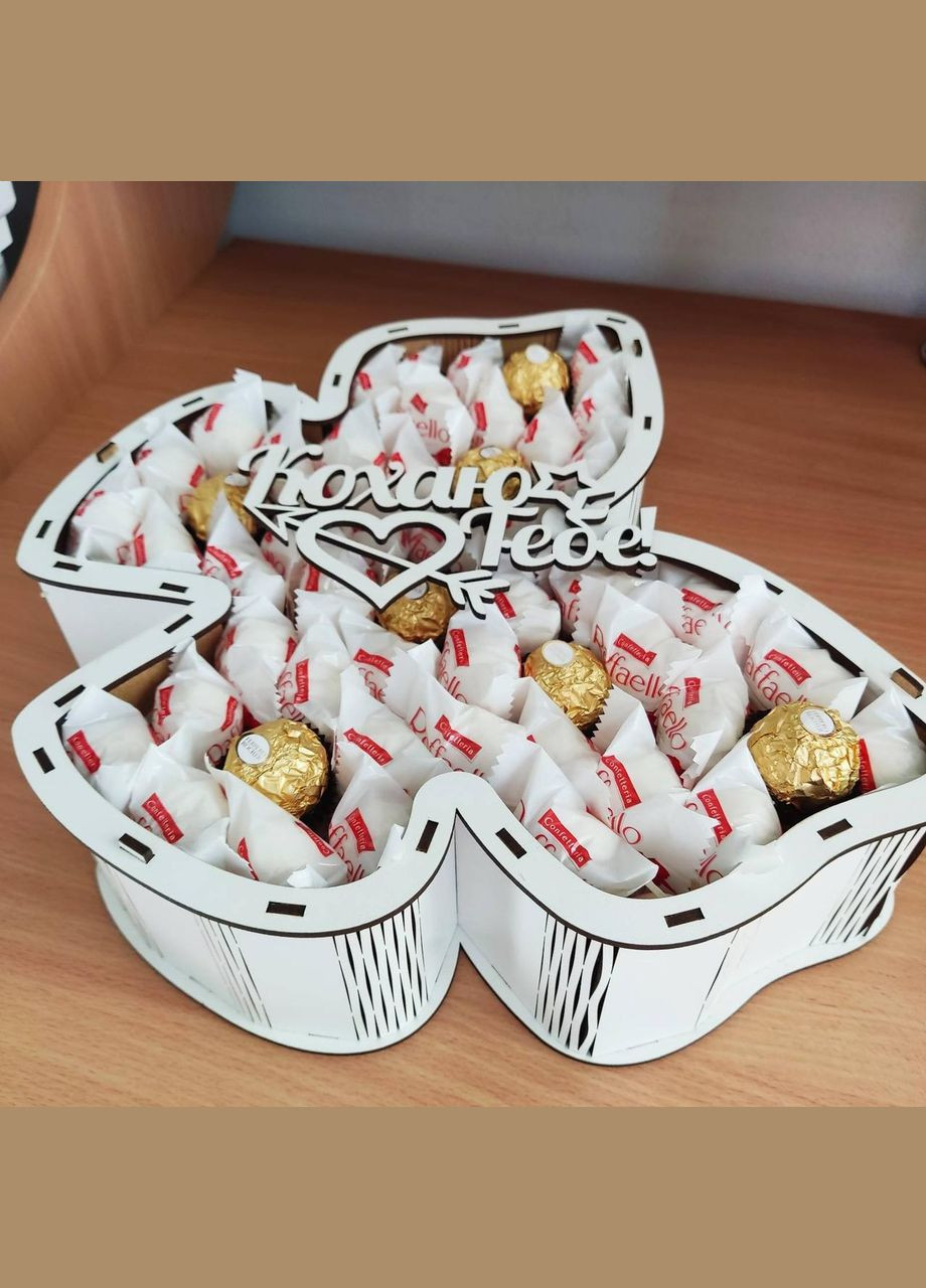 Подарунковий бокс з цукерками Raffaello для дівчини (ar56) No Brand (315888836)