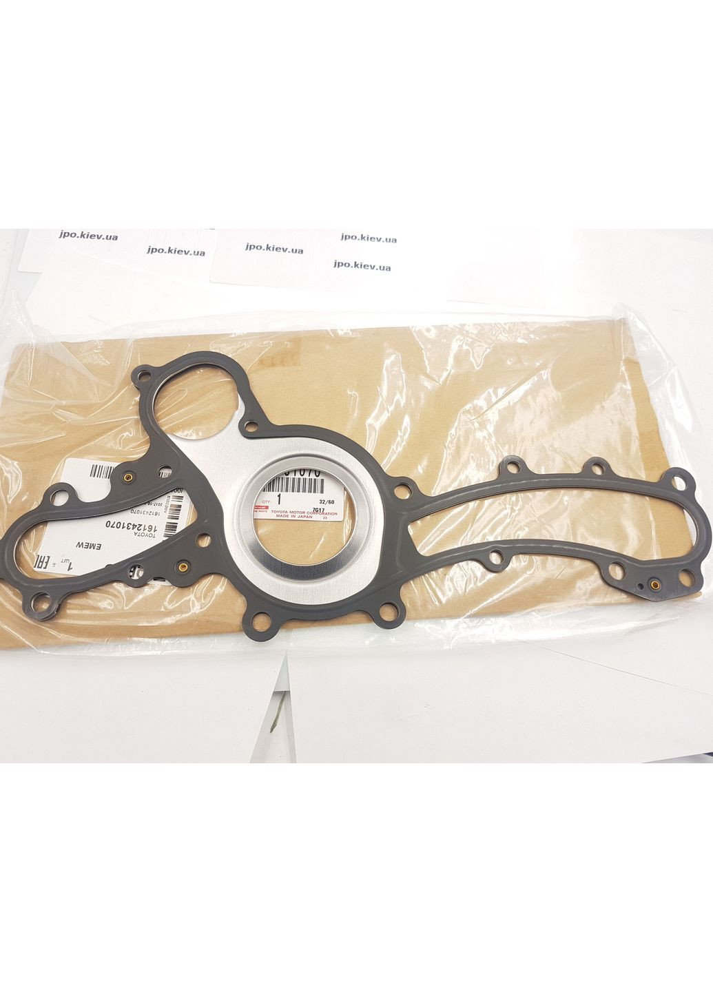 Прокладка водяної помпи (насоса охолодження), оригінал Land Cruiser Prado 120/150 4.0L (1GR-FE), 16124-31070 Toyota (369497570)