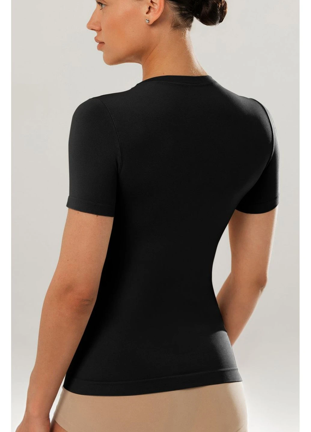 Футболка безшовна облягаюча T-Shirt Giulia — 380431885