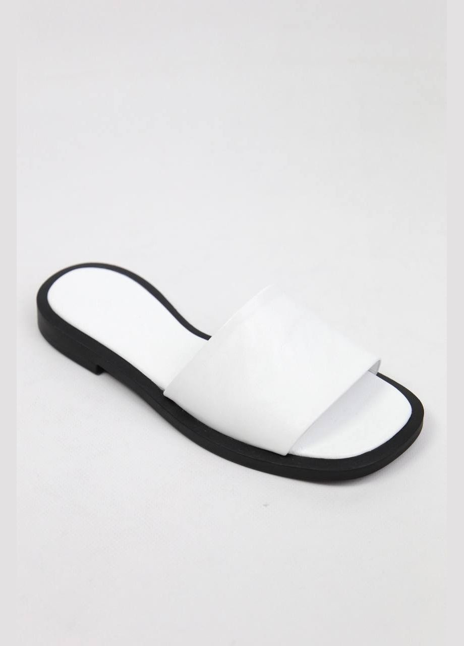 Белые шлепанци Benito
