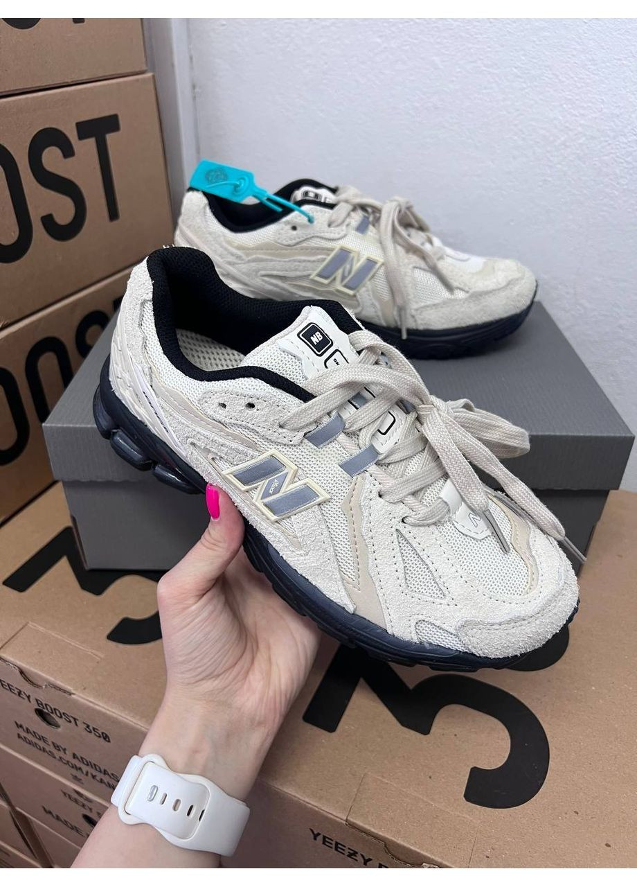 Бежеві всесезонні кросівки new balance 1906d protection pack white No Brand