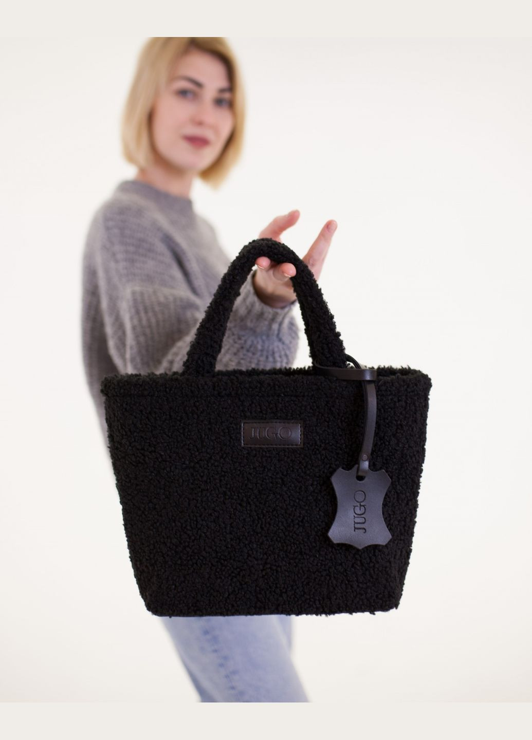 Жіноча хутряна сумка-шопер Rami mod 2 чорного кольору штучне хутро та екошкіра JUGO rami 2 (288577282)