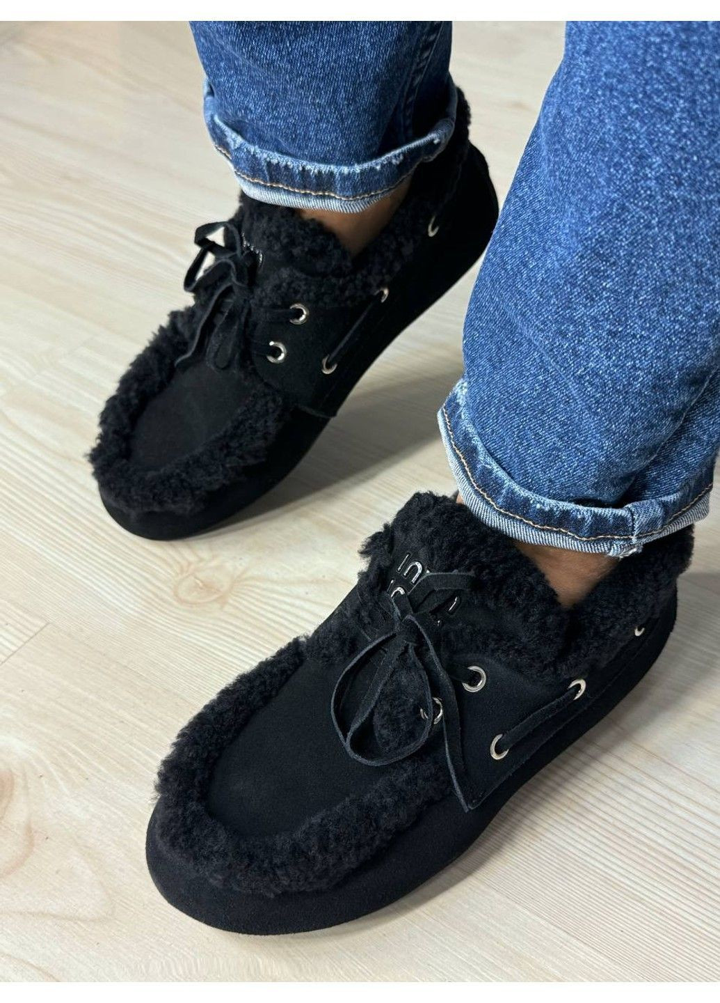Зимние ботинки женские 992-1 замшевые мокасины на меху с опушкой черные Hengji из натуральной замши