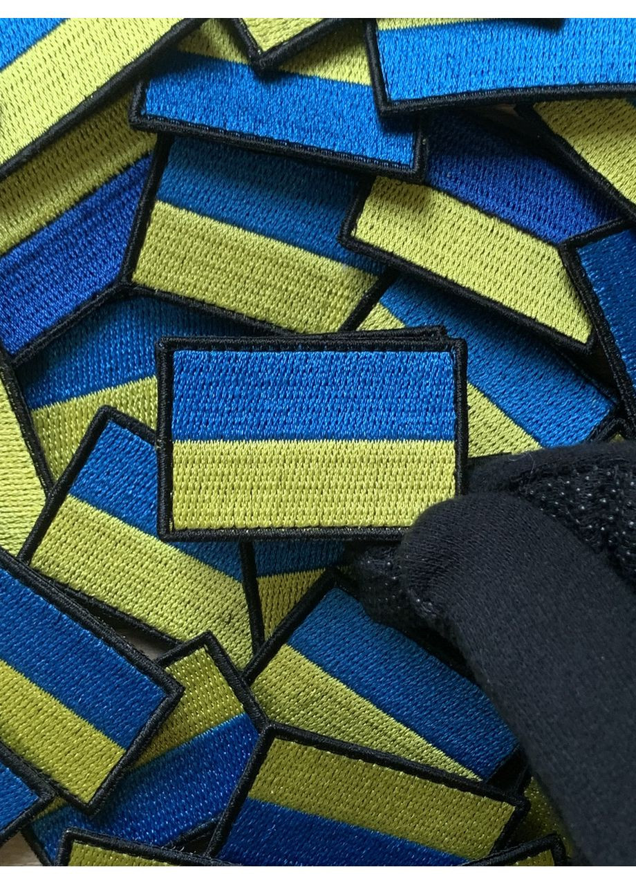 Шеврон прапор України з чорним кантом (Форма прямокутна. На липучці) Розмір 4.5x3см No Brand (369924658)