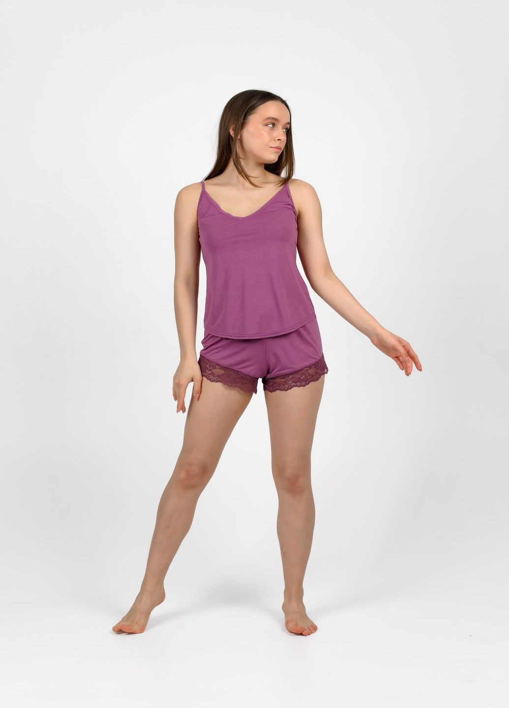 Лиловая женская пижама с кружевом NEL