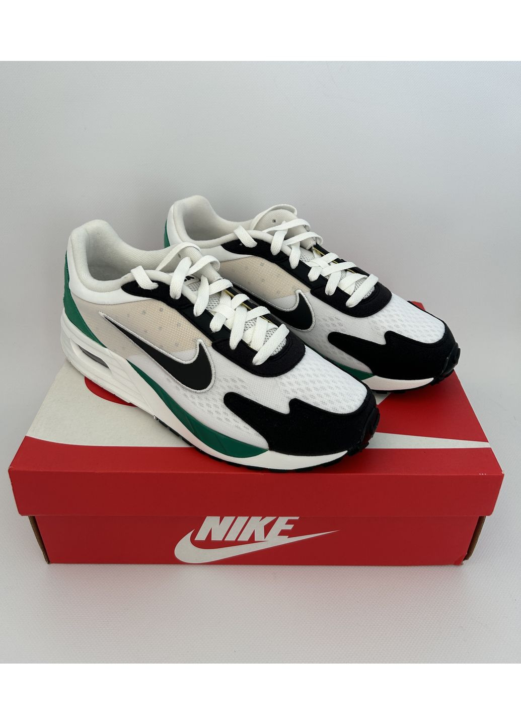 Белые демисезонные кроссовки air max Nike