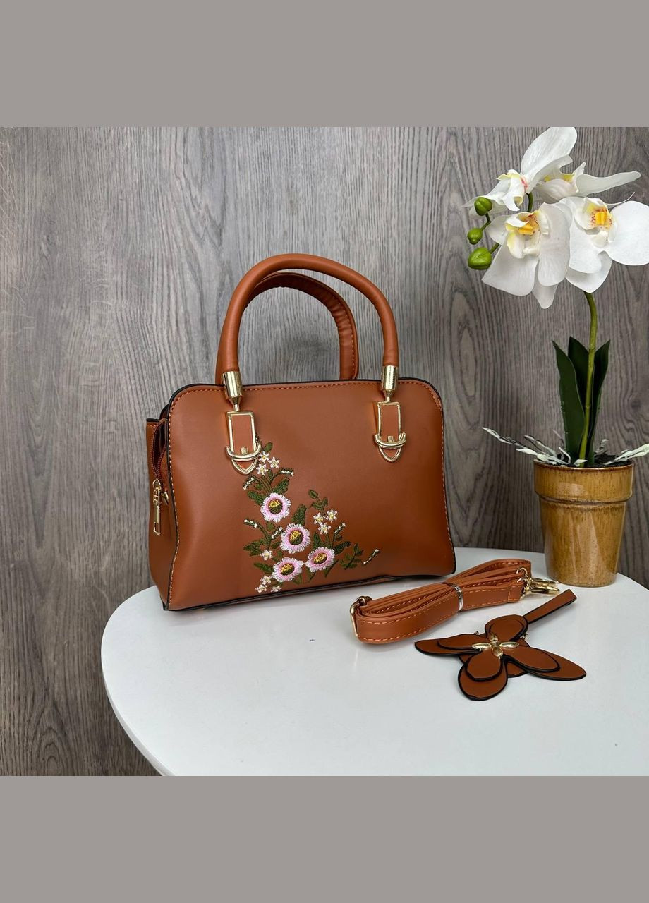 Жіноча міні сумочка з вишивкою квіти і брелком на плече коричнева екокожа (sku_741КР) No Brand (330576367)