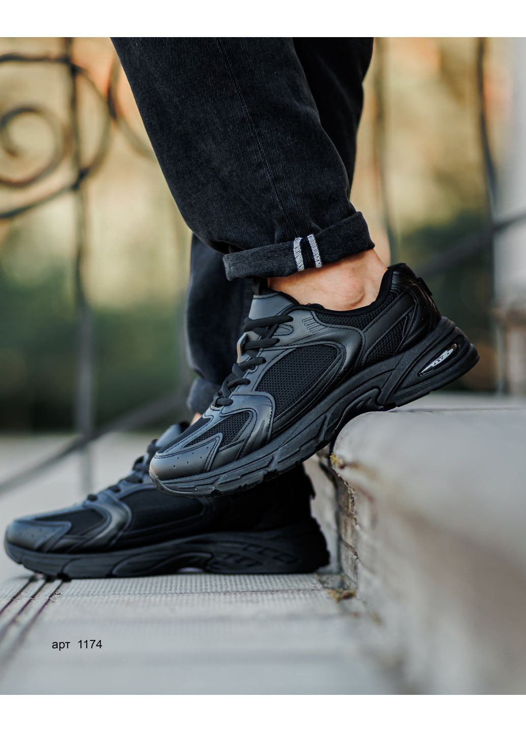 Черные демисезонные кроссовки new full black YZY 530