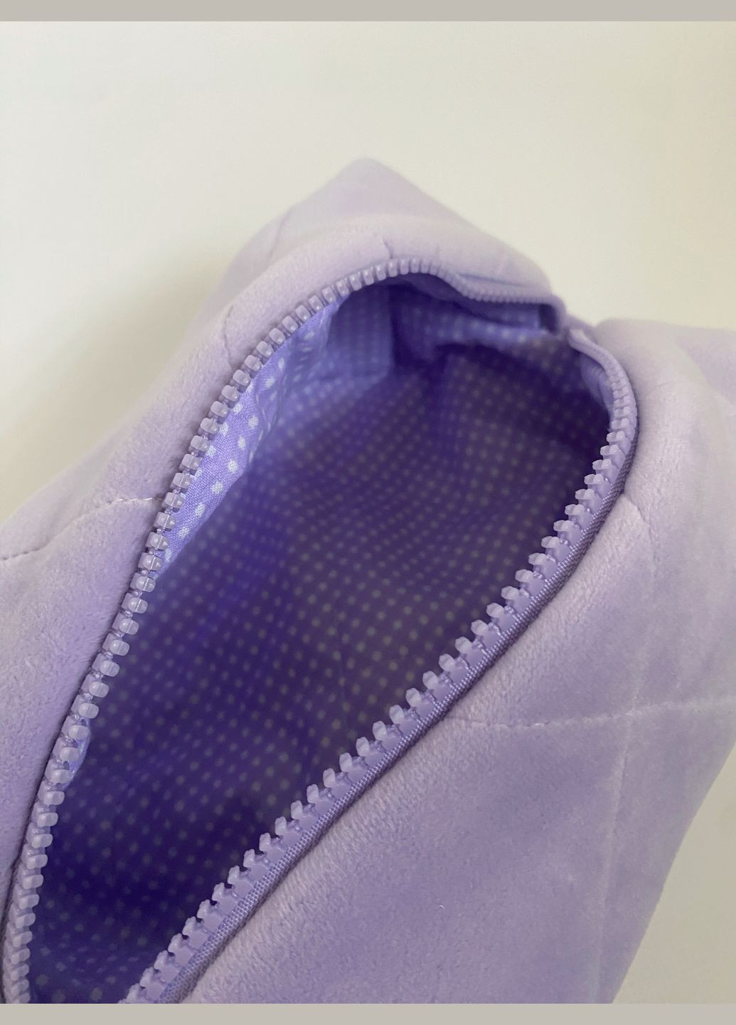 Косметичка велюрова фіолетового кольору Magic (329999111)