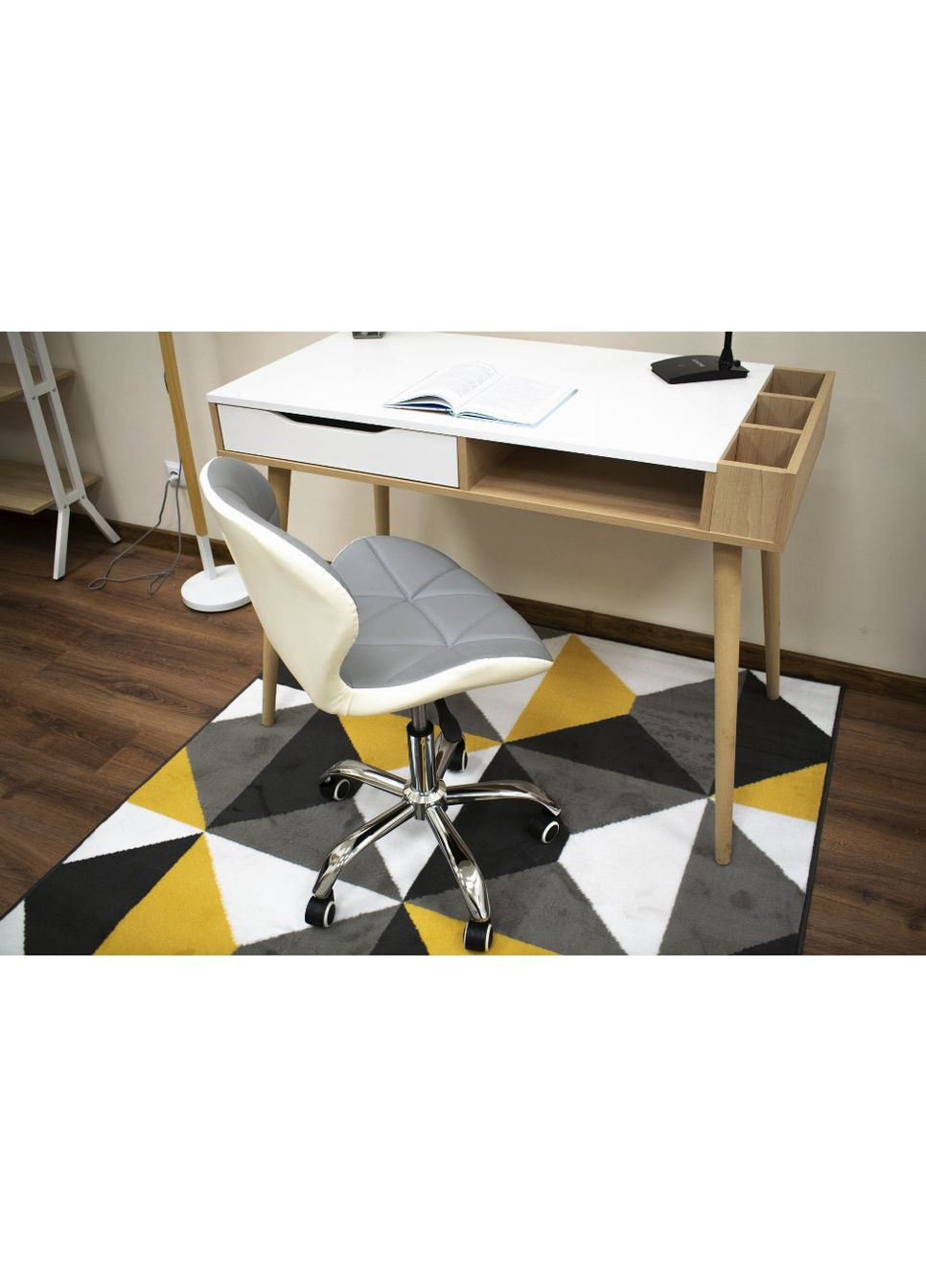 Офисное кресло Avola серо-белый Leobert (361952927)