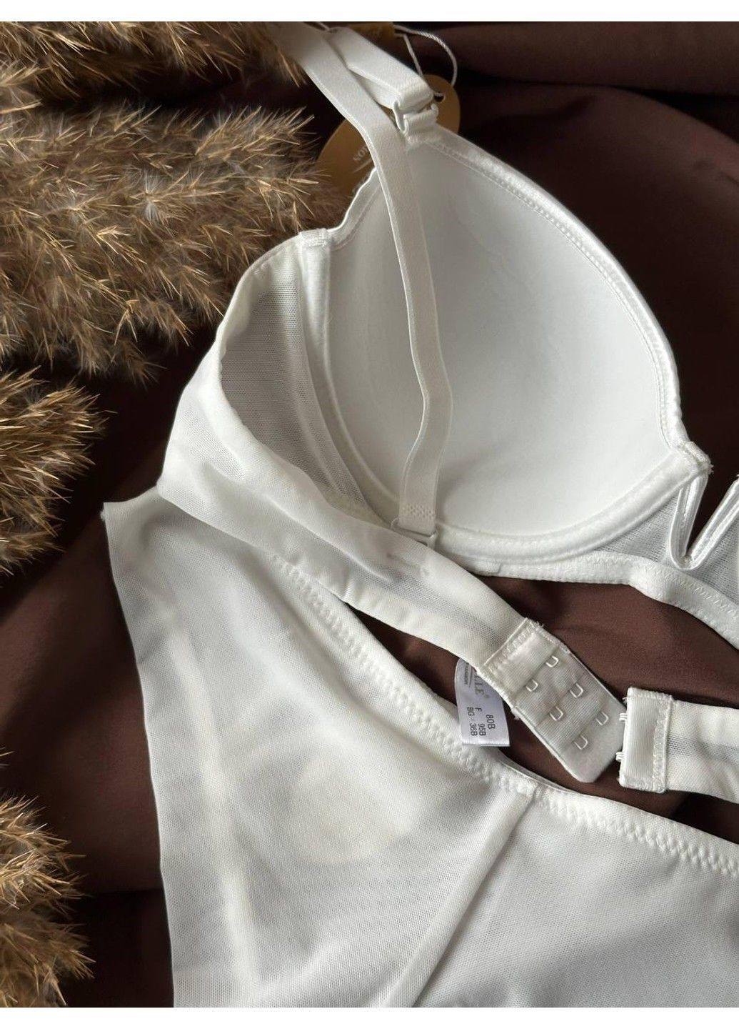 Белый комплект бюстгальтер на косточках + трусики танга белый Lavolle