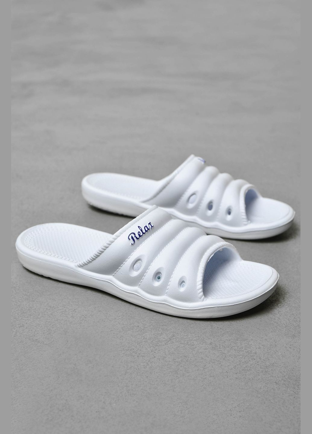Белые шлепанцы пена женские белого цвета Let's Shop