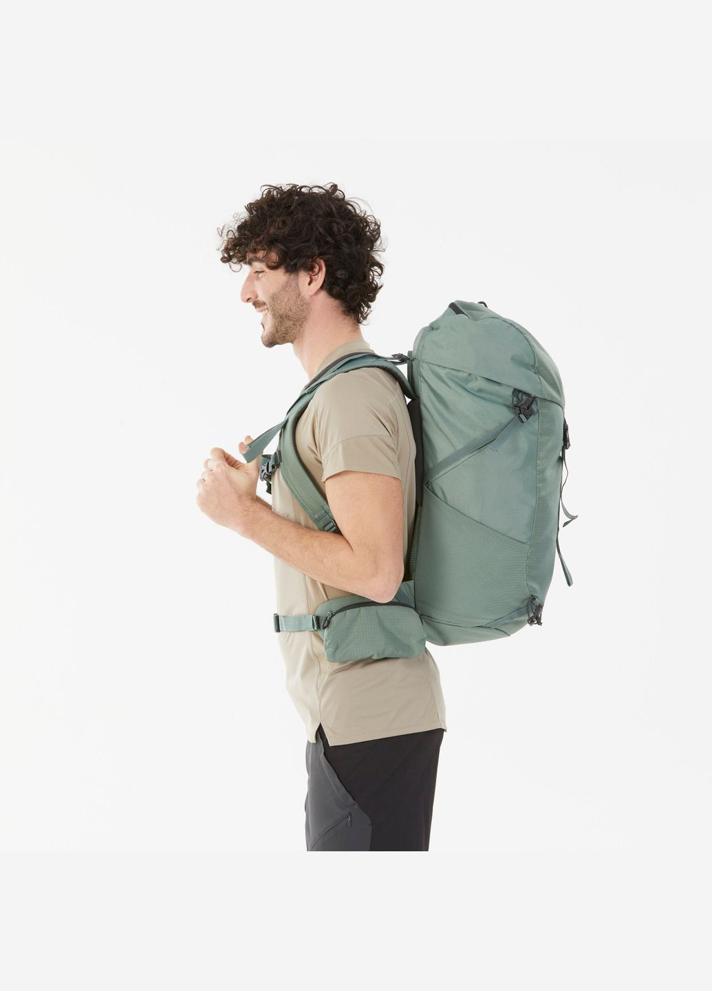 Туристичний Рюкзак MH100 35л 62 x 23 x 22 см Зелений Відділення для Гідратора Quechua (342967045)