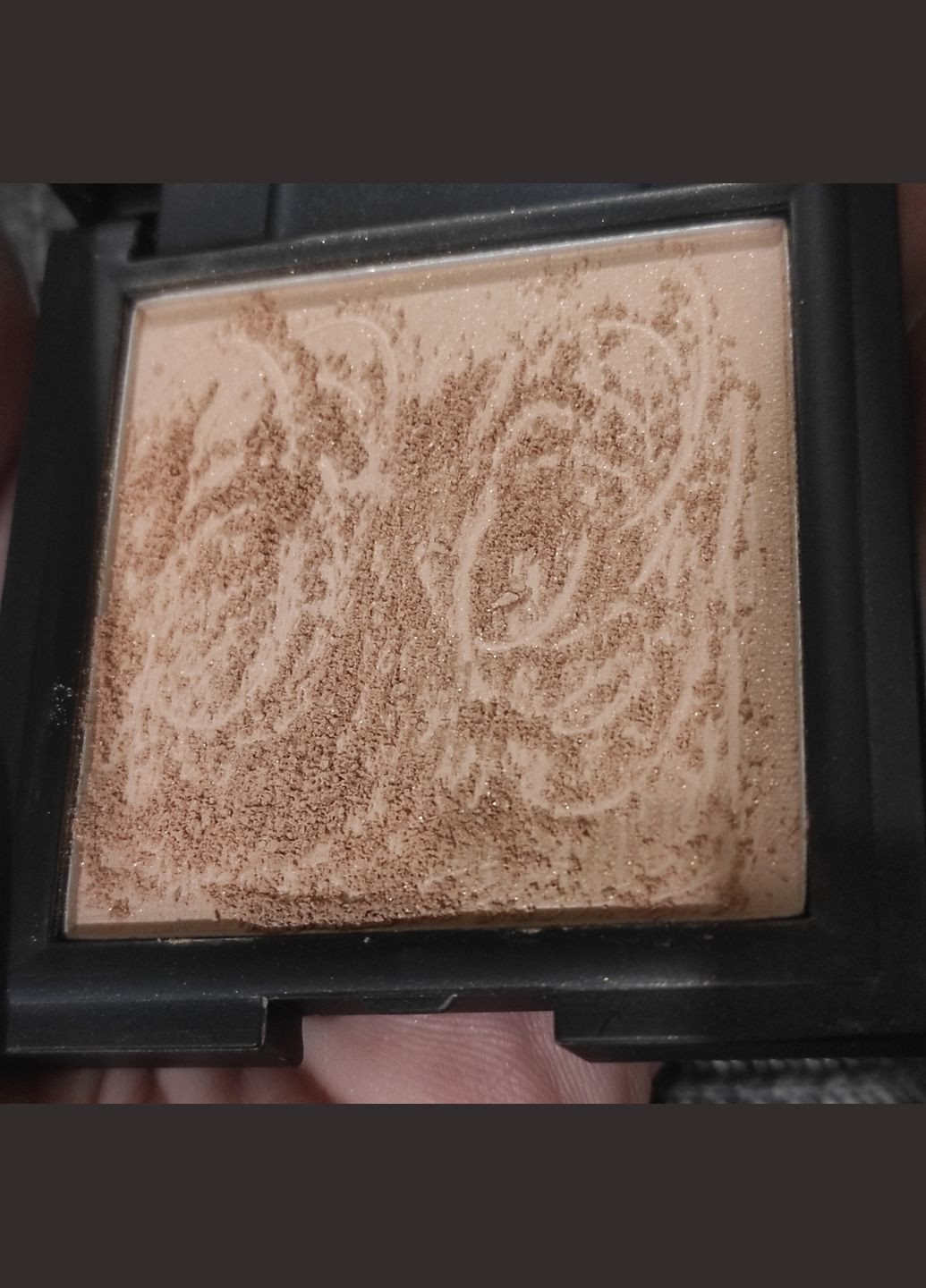 Компактна пудра з сяючим фінішем Luminous pressed powder Sleek (301483885)