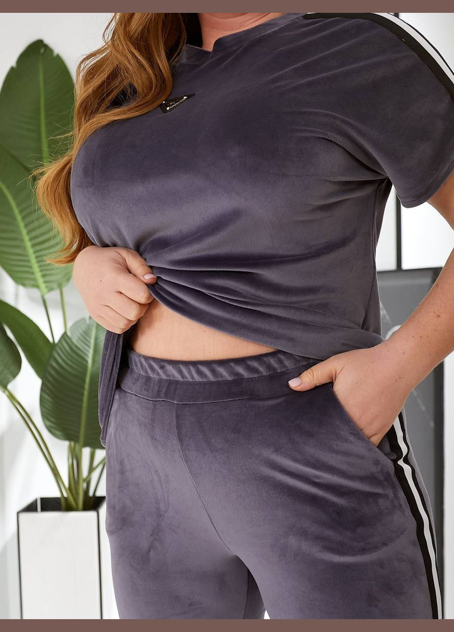 Женский костюм с футболкой из велюра цвет серый р.56/58 453188 New Trend (285711568)