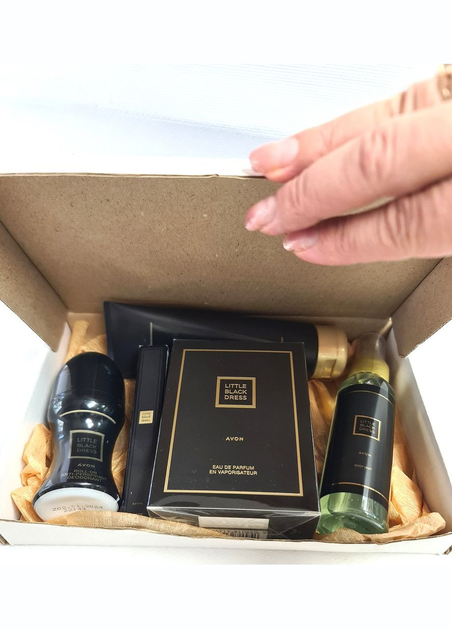 Подарочный набор в коробке Little Black Dress из 5и единиц - Эйвон Чёрное платье Avon (316450669)