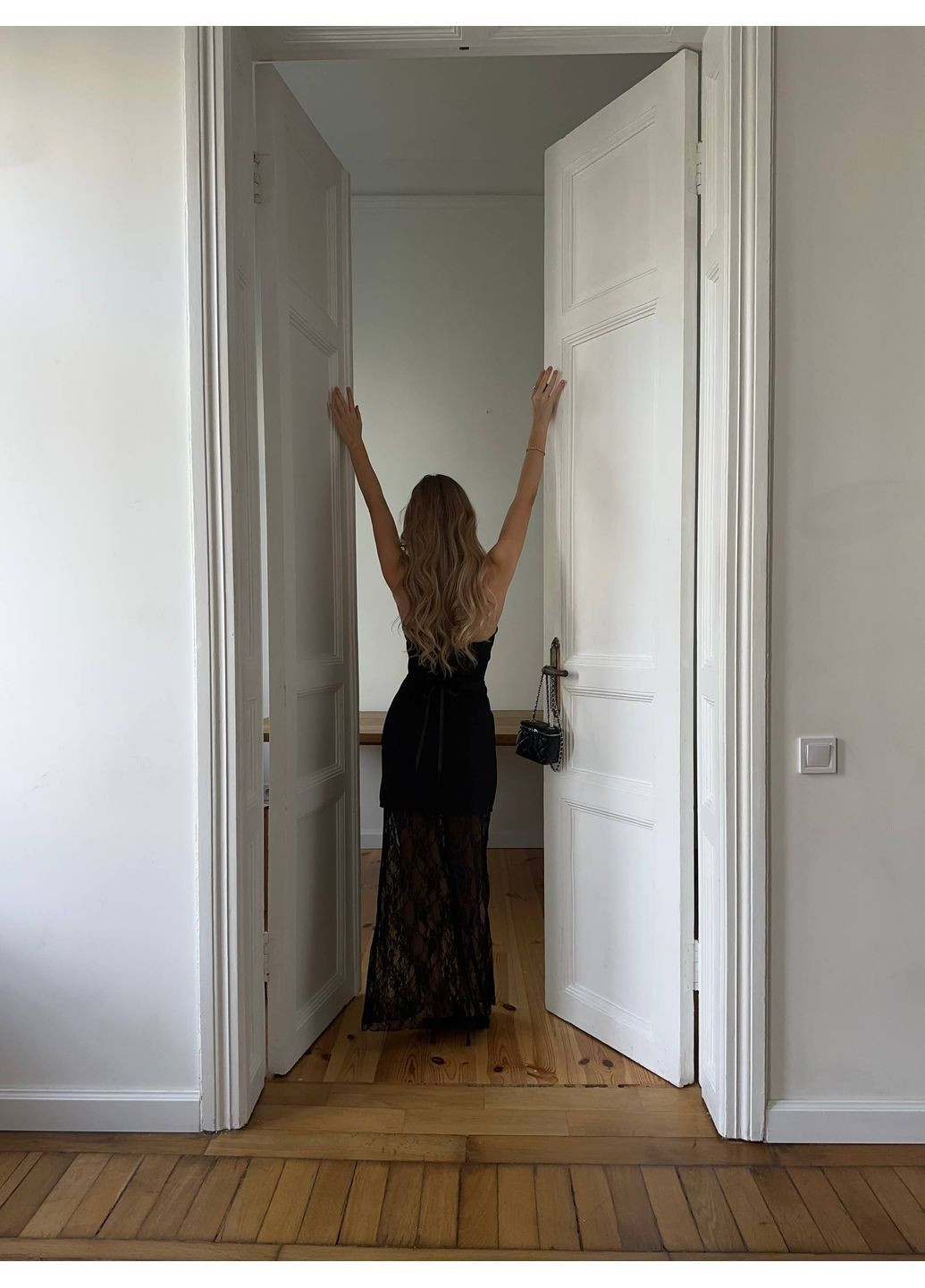 Черное праздничный, коктейльное, вечернее, кэжуал женское платье с открытыми плечами FINO Mode