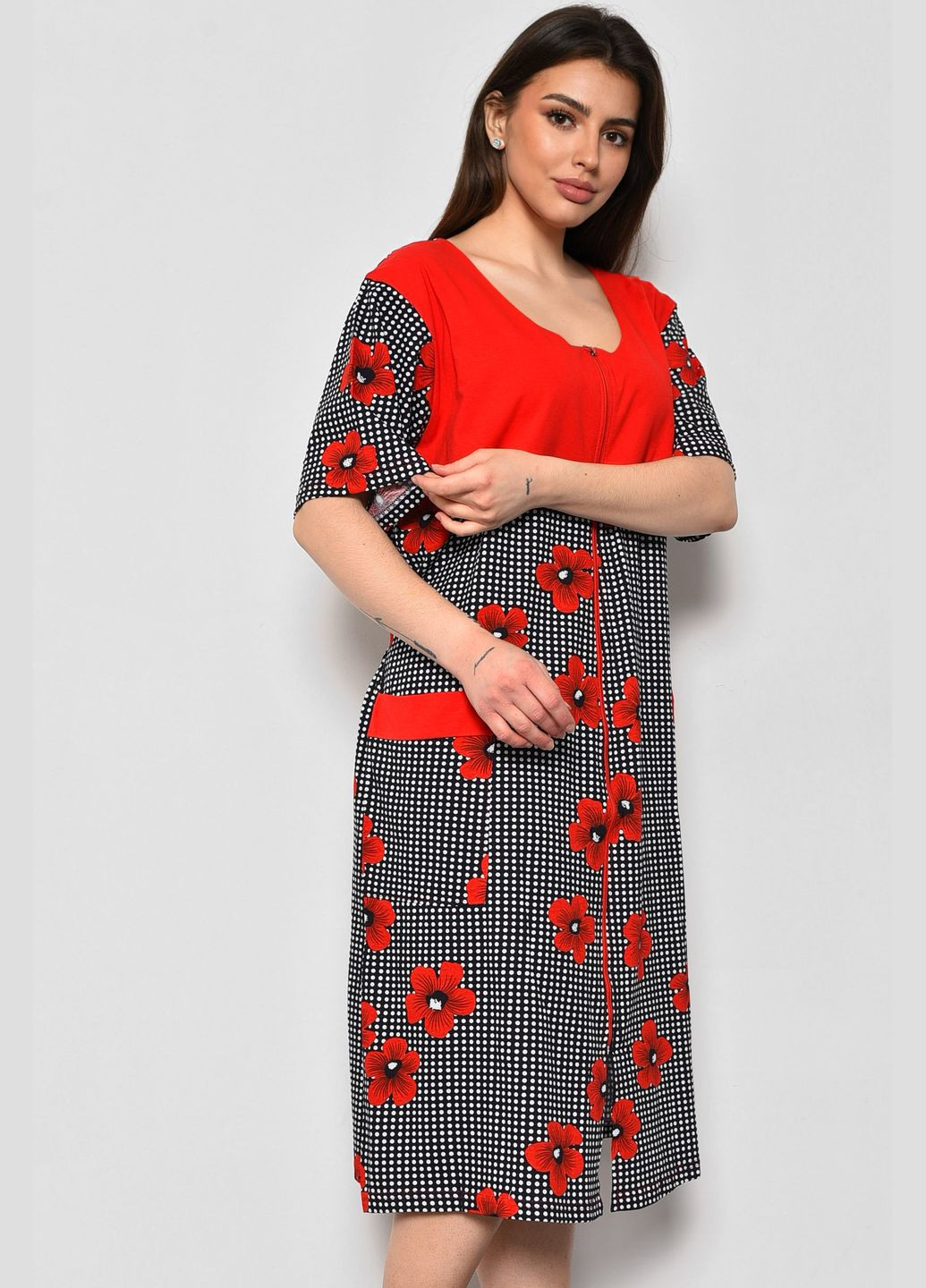 Халат жіночий напівбатальний з квітковим принтом чорного кольору Let's Shop (280777181)