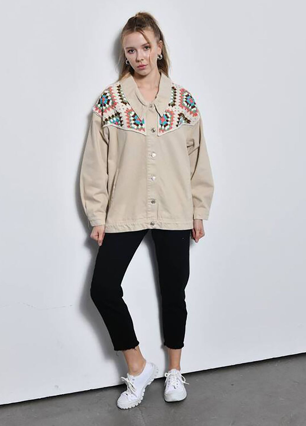 Бежевая демисезонная куртка джинсовая Veto jeans