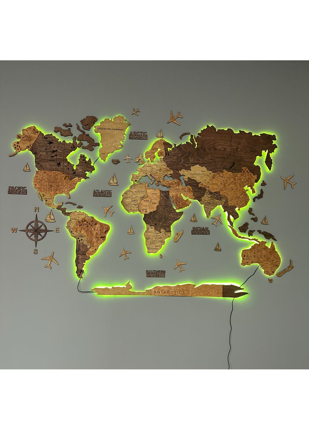 Декоративне панно на стіну Карта Миру з гравіюванням "Кедр" з RGB підсвічуванням 250х120 см Decart (360610460)