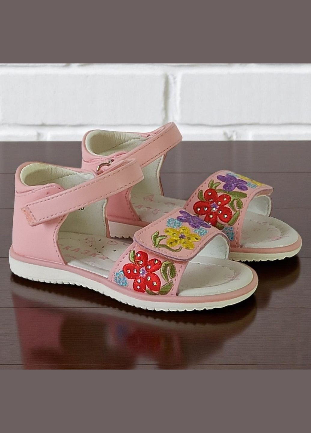 Розовые ортопедические босоножки открытые для девочки сандалии на липучках Сказка со стразами, с вышивкой