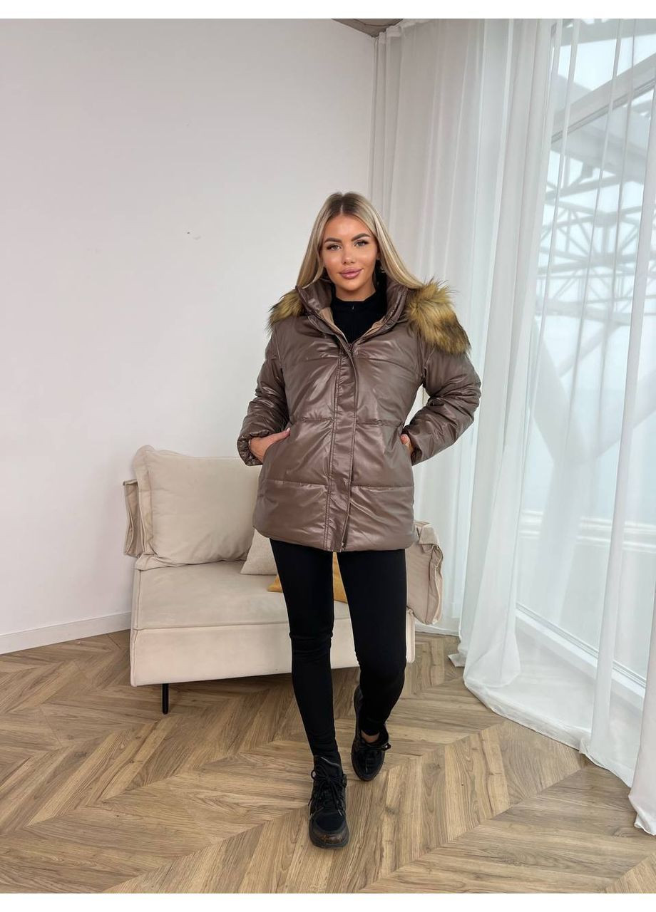 Кофейная зимняя куртка женская зимняя удлиненная с капюшоном. силикон 250 No Brand