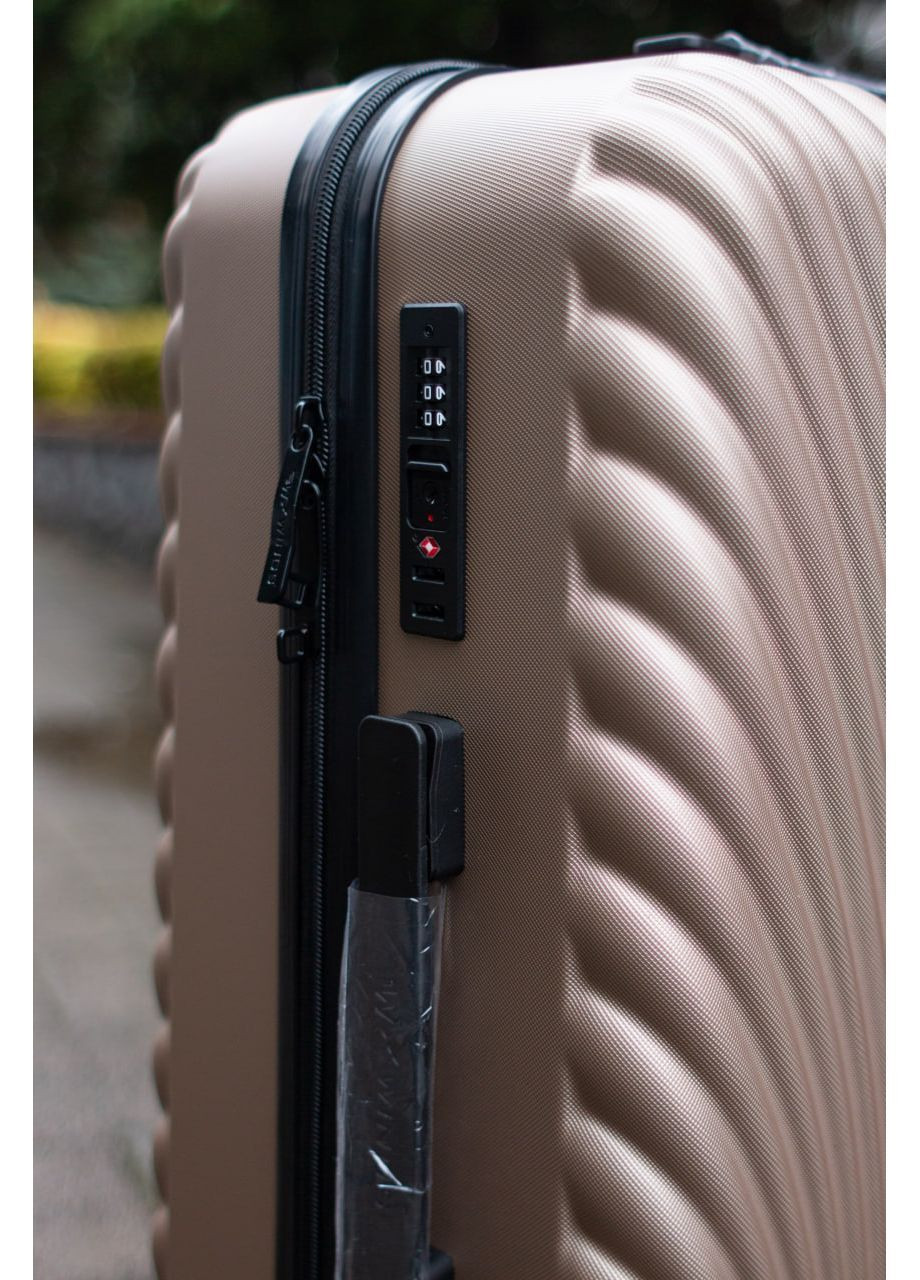 Валіза пластикова великий L, колір шампань Wings 120 (366737675)