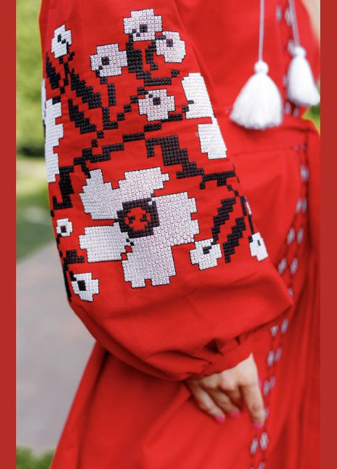 Красный зимний женское вышитое платье парижский букет красное Galychanka 7130