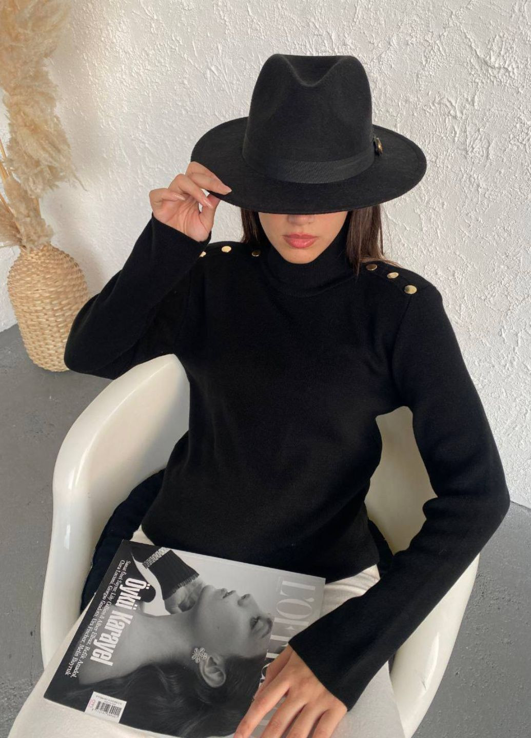 Базовий светр-гольфік з ґудзиками Tik-Tak (322504606)