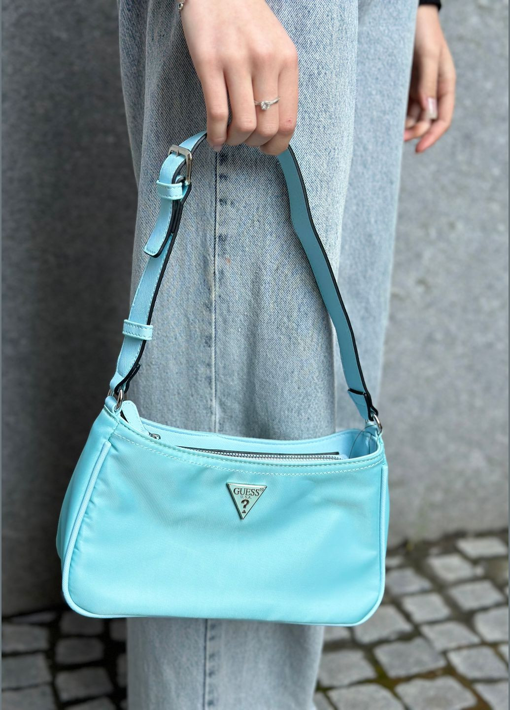 Женская сумка багет GUESS голубая No Brand (303056806)