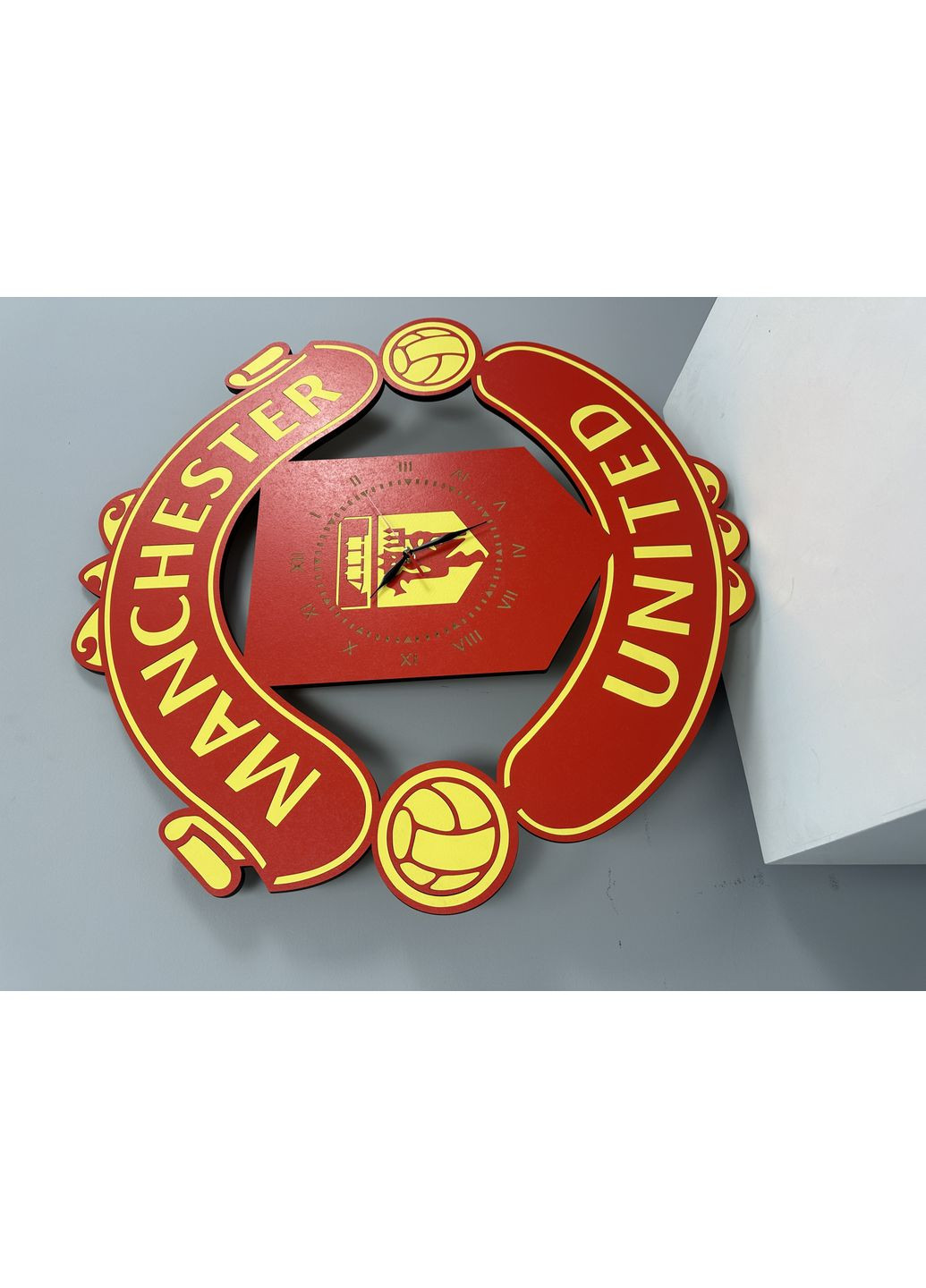 Деревянное панно . Деревянная картина "Манчестер Юнайтед Manchester United с часами" 90х90 см без подсветки Decart (360613422)
